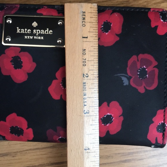Kate spade clutch wallet - Picture 2 of 4